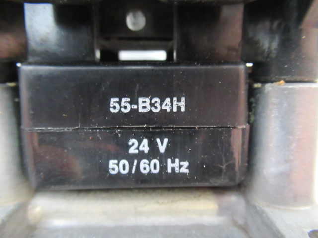 General Electric CR353AC3DH1 Contactor 1Ph 2-Pole or 3Ph 3-Pole 30/40A USED