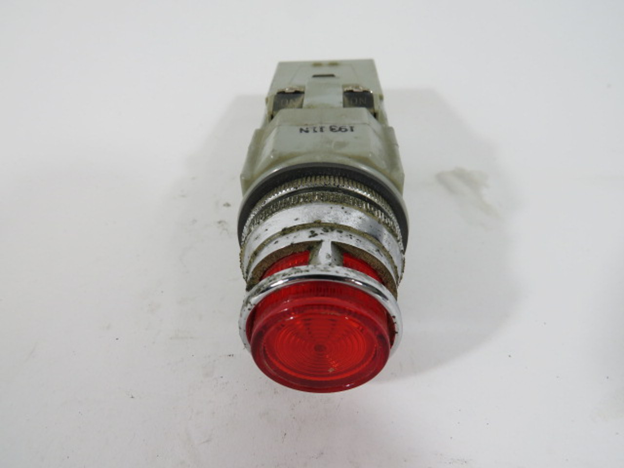 IDEC ALFD212611DN-R Illuminated Push Button 100/110V RED USED