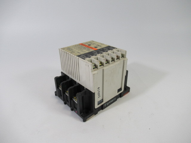Fuji Electric SS303-4Z-D4 Solid State Contactor 240VAC 50/60Hz 30A USED