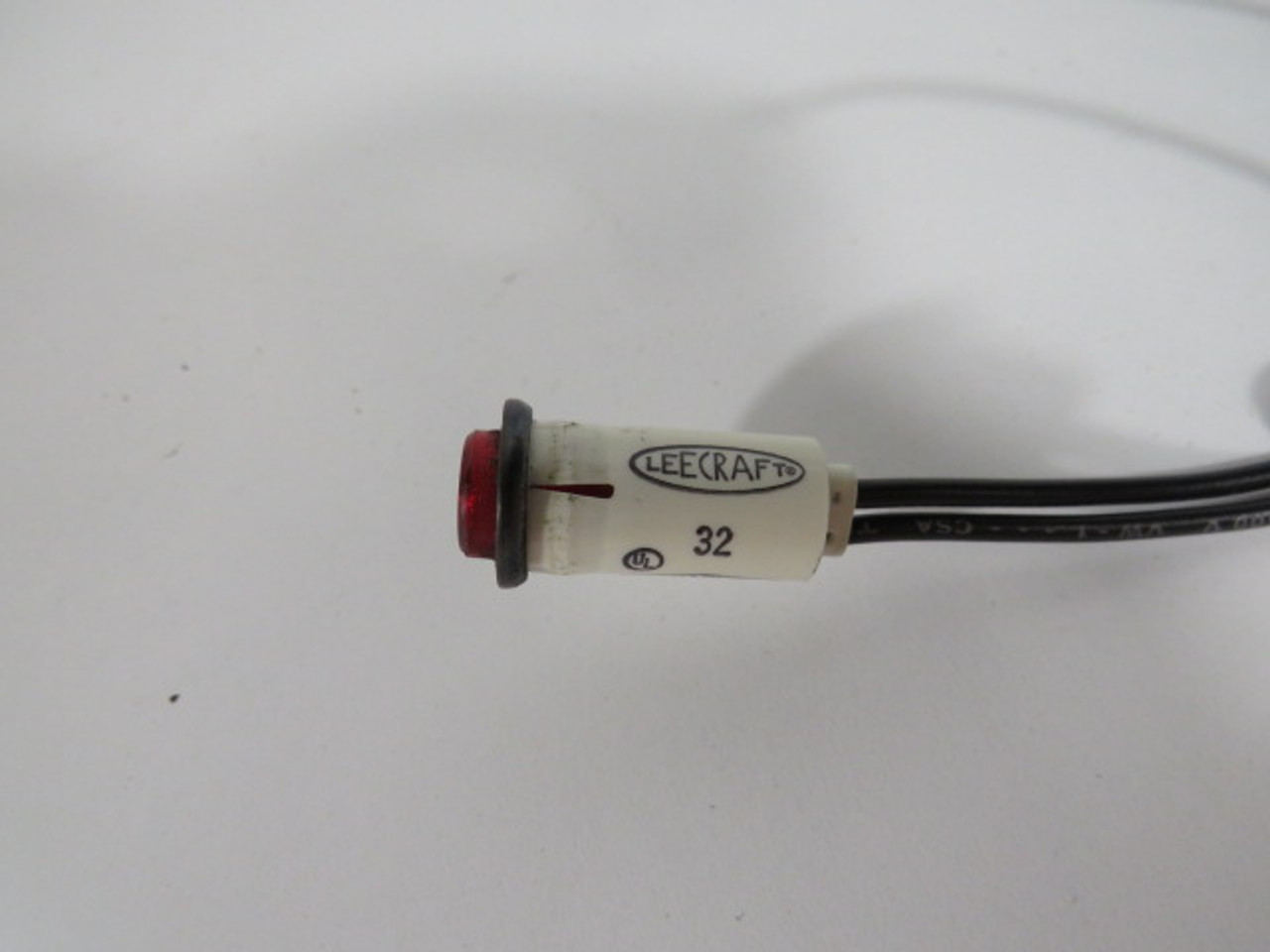 Leecraft 32-2111 Neon Indicator Light RED 125V 1/3W USED