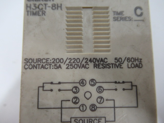 Omron H3CT-8H Time Delay Relay 200/220/240VAC 50/60Hz 0-30Sec/Min USED