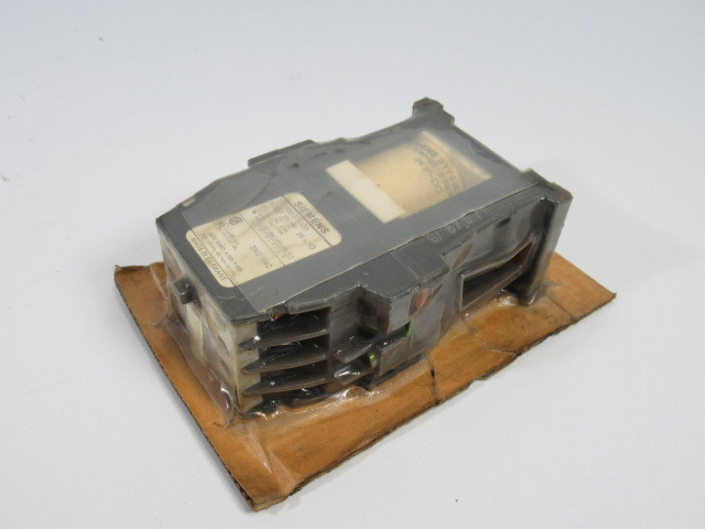 Siemens 3TH8031-0B Contactor 660V 16A 3 NO 1 NC Coil 24VDC NEW