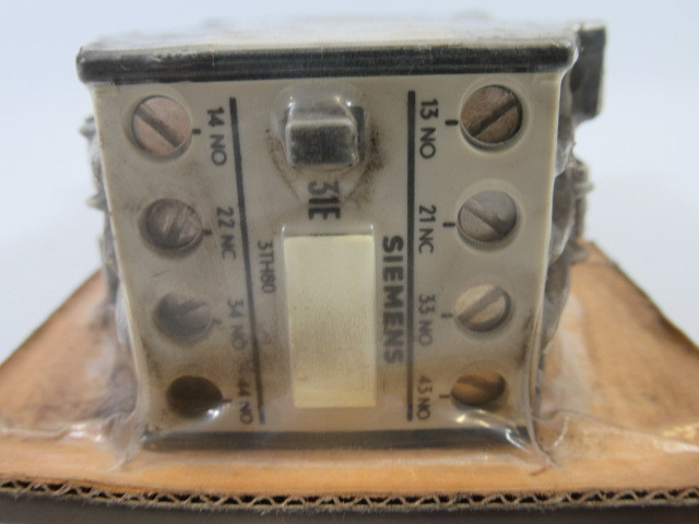 Siemens 3TH8031-0B Contactor 660V 16A 3 NO 1 NC Coil 24VDC NEW