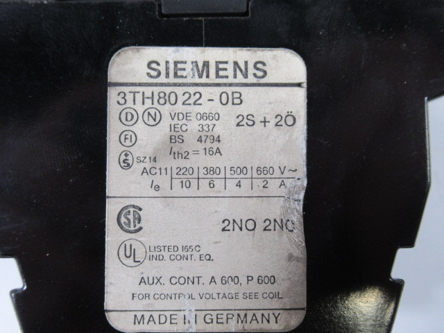 Siemens 3TH8022-0B Contactor 660V 16A 2 NO 2 NC Coil 24VDC USED