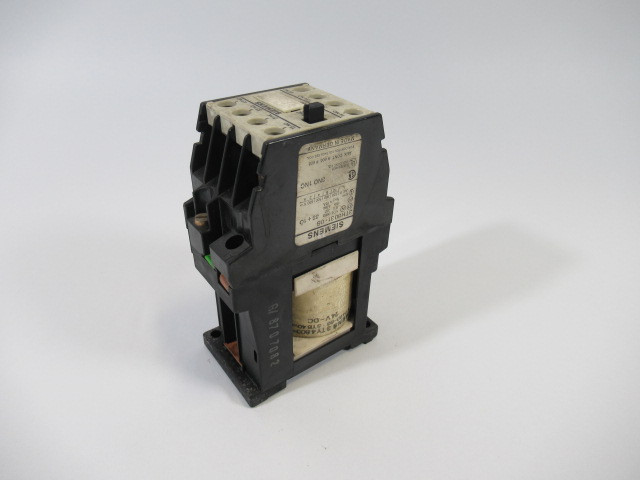 Siemens 3TH8031-0B Contactor 16A 3 NO 1 NC Coil 24VDC USED