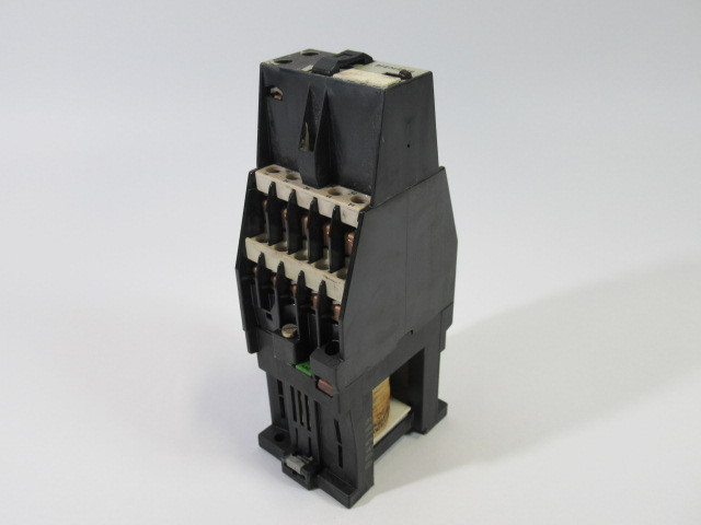 Siemens 3TH8354-1F Contactor 16A 600V Coil 24VDC 5 NO 4 NC USED