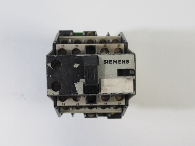 Siemens 3TH8354-1F Contactor 16A 600V Coil 24VDC 5 NO 4 NC USED