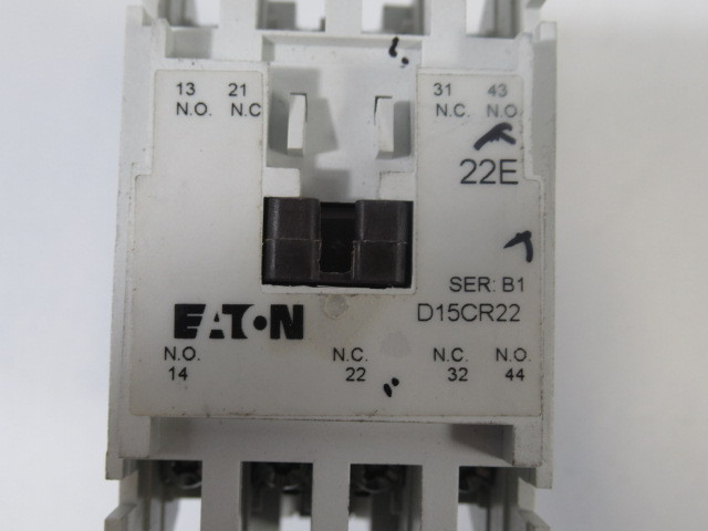 Eaton D15CR22AB Contactor SER B1 120/110V 50/60Hz 5A 4 Poles USED