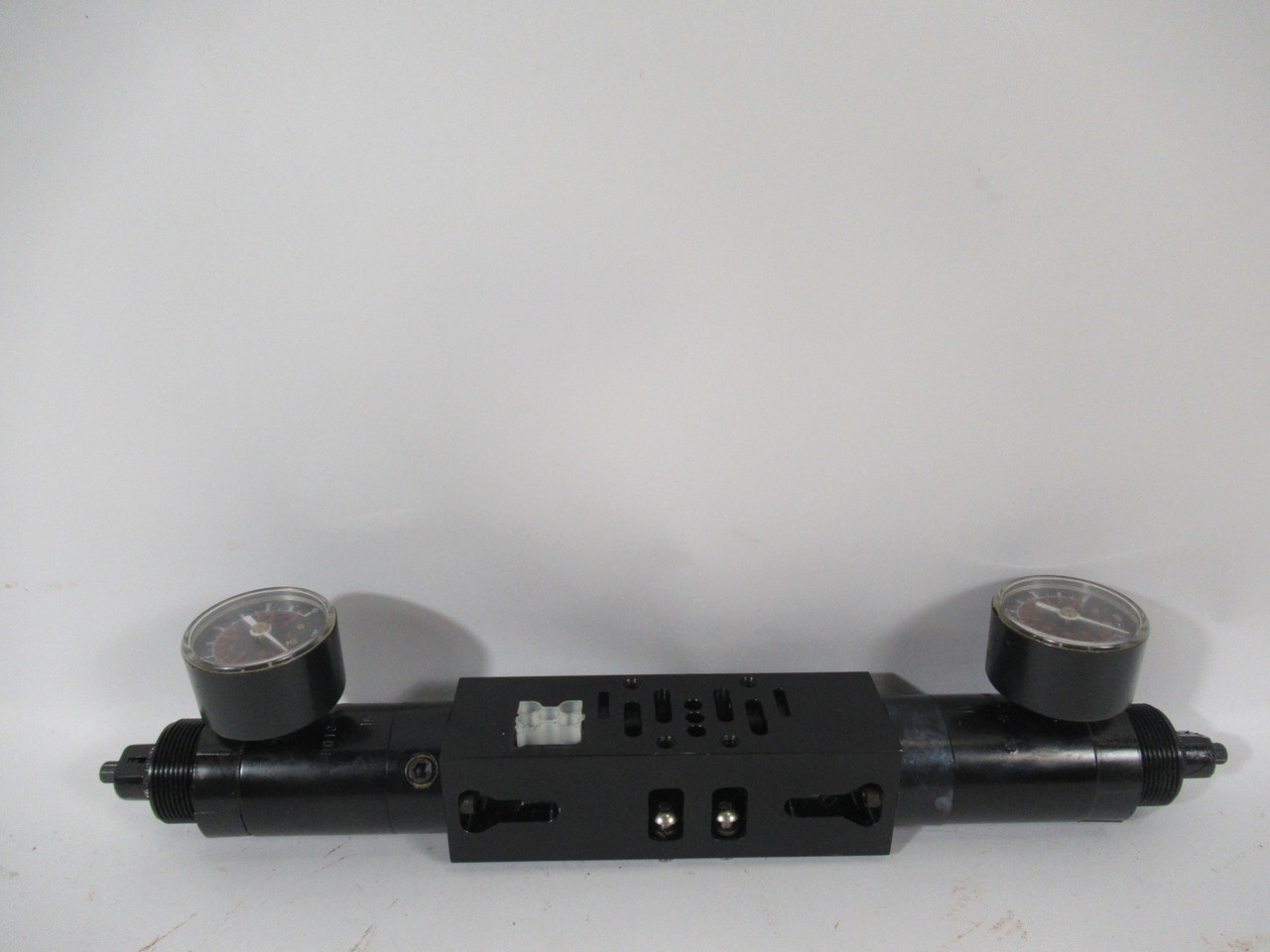 Rexroth 262-180-200-0 Pneumatic Regulator *Crack to R10G-10* USED