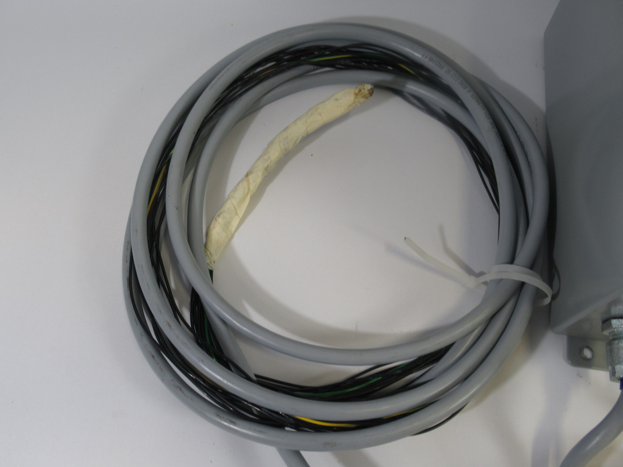 Federal Mogul Power Distribution Assembly 24VDC USED