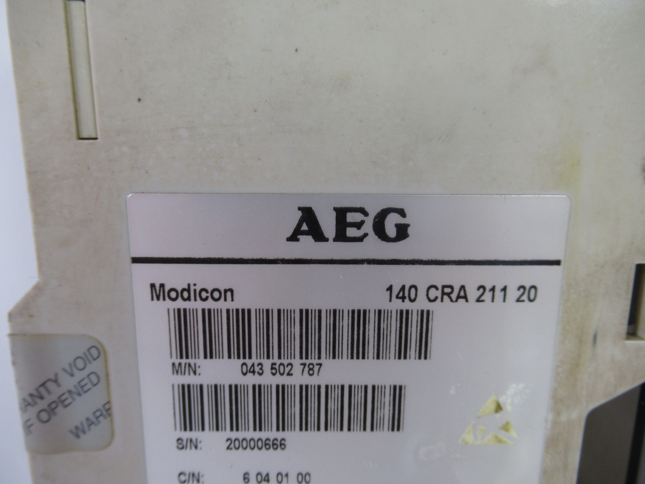 AEG 140CRA21120 Modicon DIO Drop Interface *Cracks to Enclosure* 24V@1A USED