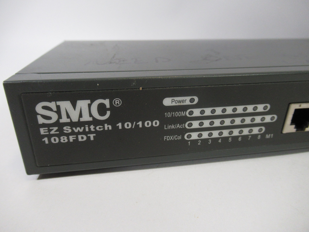 SMC SMC-EZ108FDT Desktop Ethernet EZ Switch 8 Port 100-240VAC 50/60Hz USED