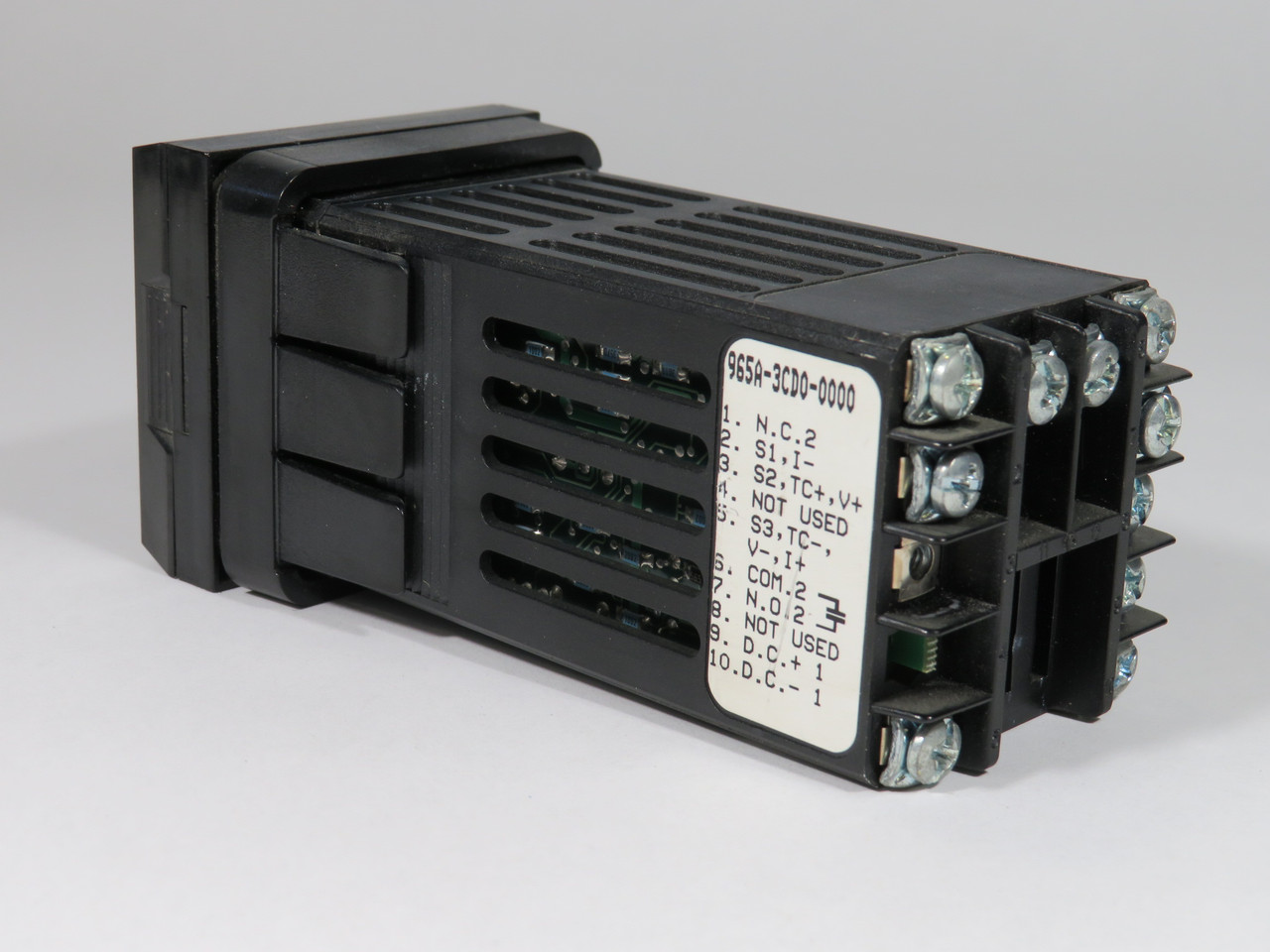 Watlow 965A-3CD0-0000 Temperature Controller 100-240VAC Missing Screw USED