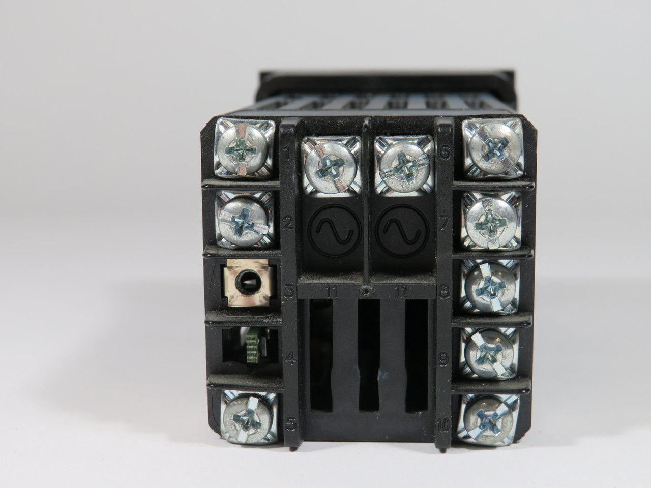 Watlow 965A-3CD0-0000 Temperature Controller 100-240VAC Missing Screw USED