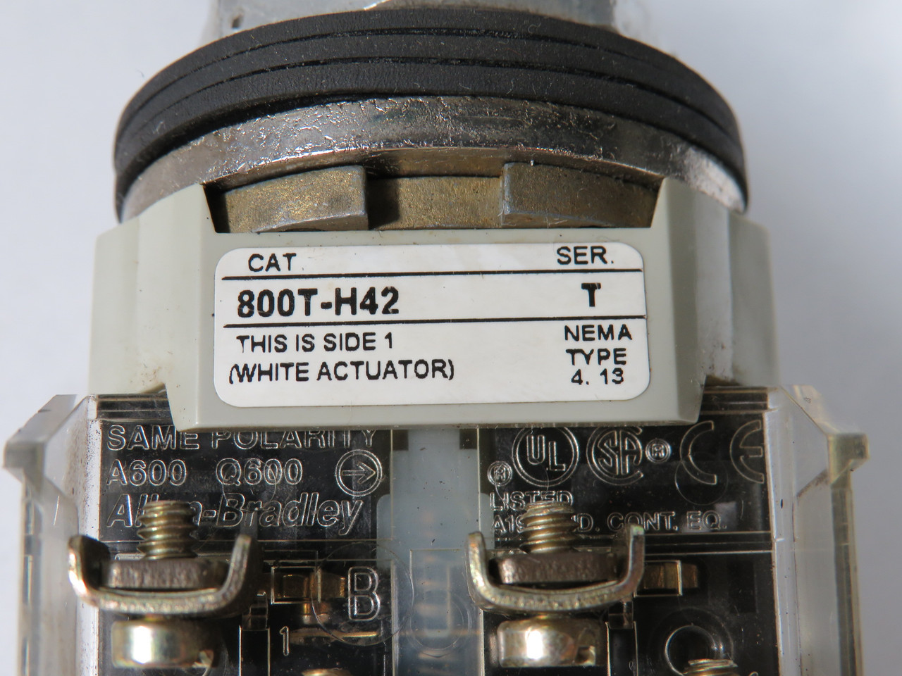 Allen-Bradley 800T-H42A Series T Cylinder Lock Switch 1NO 1NC NO KEY USED