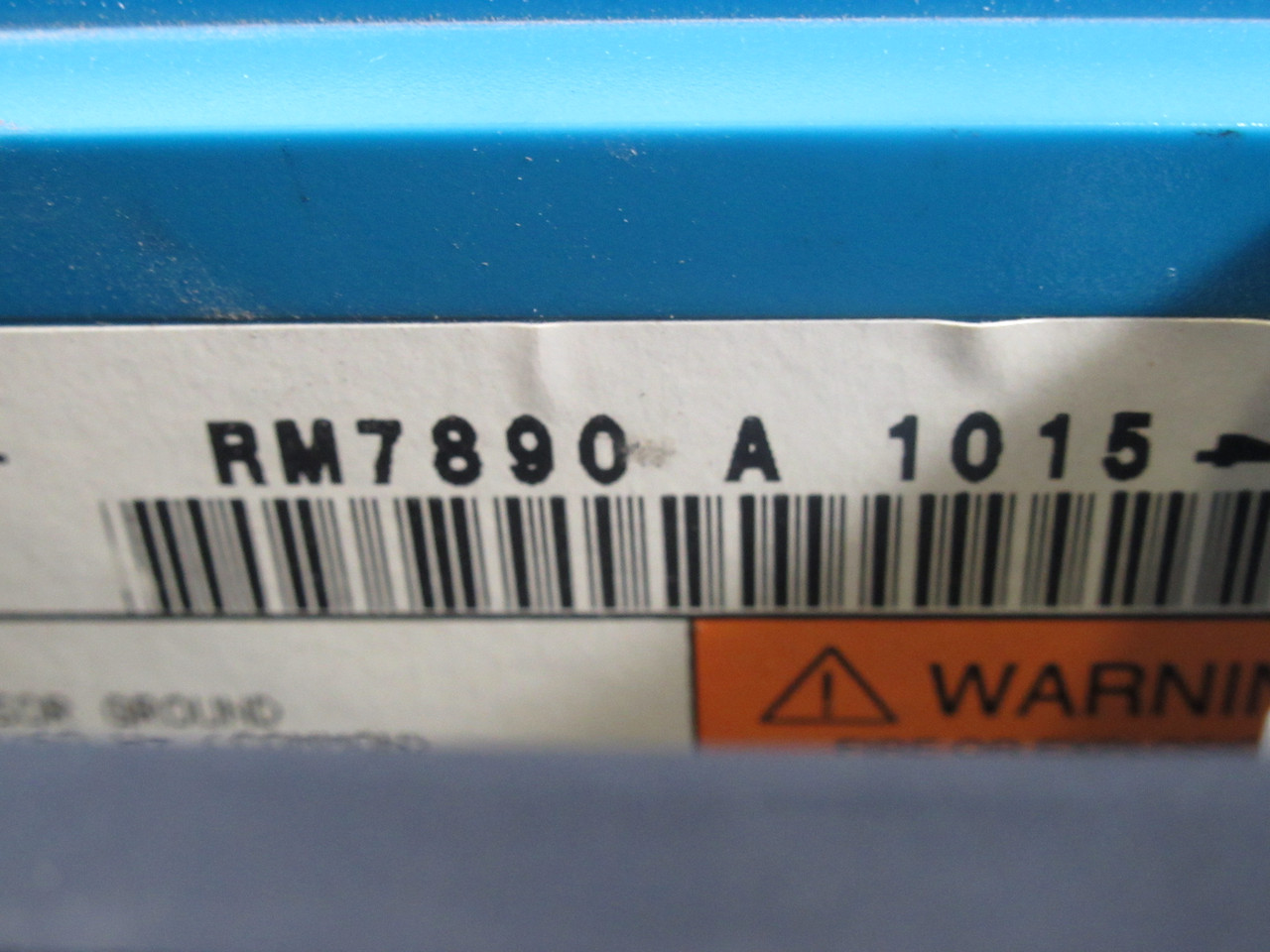 Honeywell RM7890A-1015 Burner Control 120VAC 50/60Hz C/W Base USED