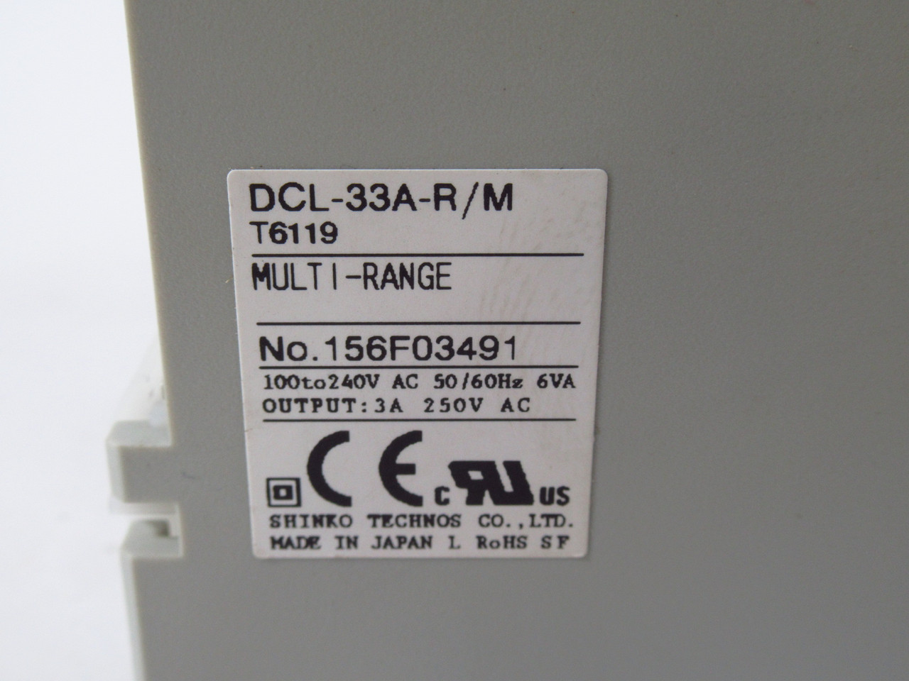 Shinko DCL-33A-R/M Multi-Range Indicating Controller 100-240VAC 50/60Hz USED