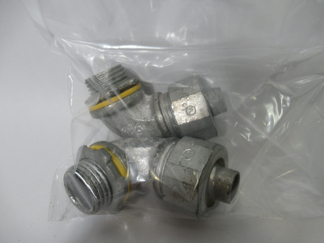 Crouse-Hinds LT3890 90DEG Liquidtight Connector 3/8" Lot of 2 USED