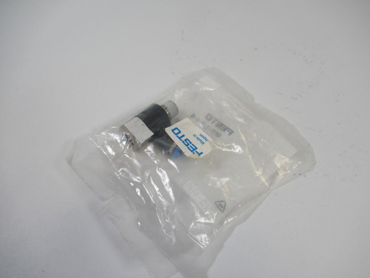 Festo 153183 QSTF-1/8-6-B Push-in T Fitting 6mm R1/8 PUN & PAN Tubing ! NWB !