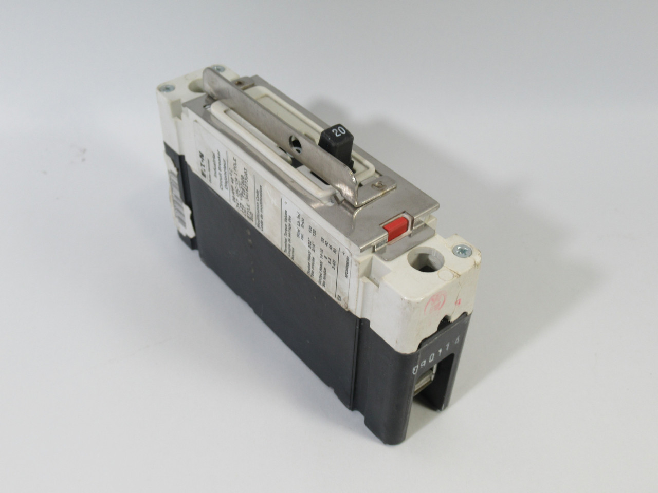 Cutler-Hammer FDB1020 Circuit Breaker C/W Lock 20A 347VAC SHELF WEAR USED