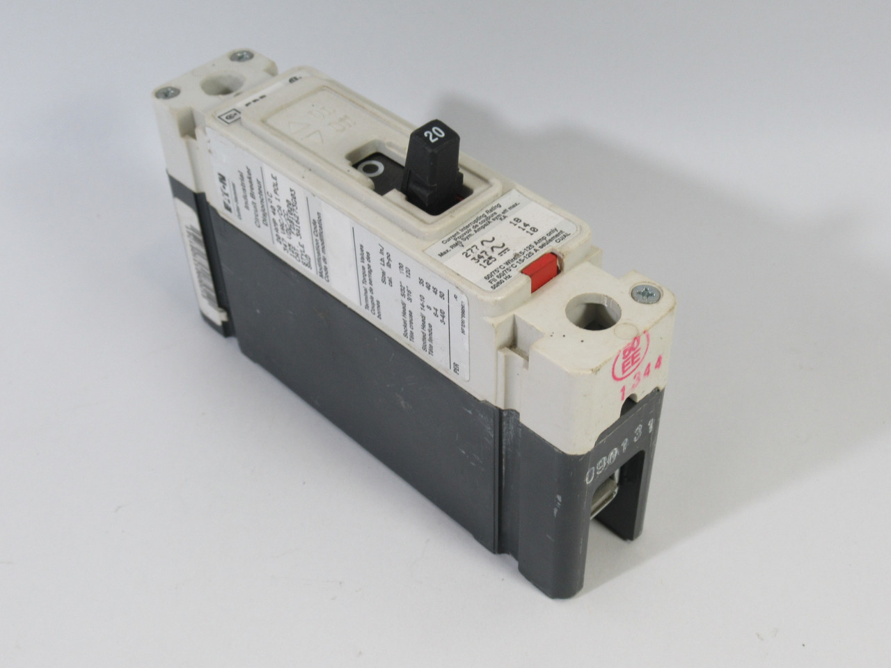 Cutler-Hammer FDB1020 Circuit Breaker W/O Lock 20A 347VAC 125VDC 1P USED