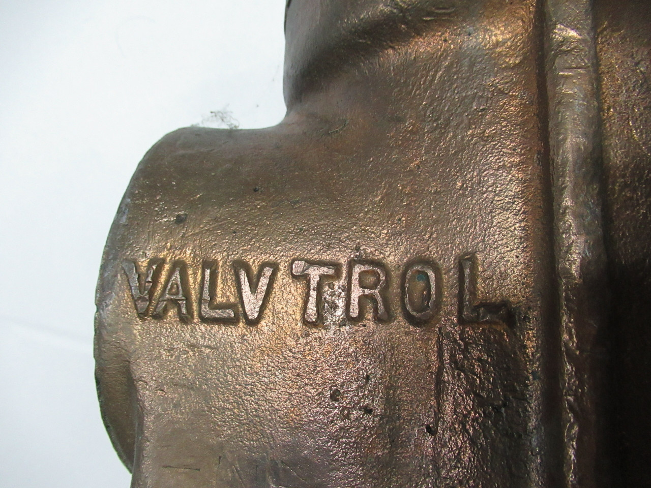 Valv-Trol D1015 Balanced 2-Way 2-Pos Valve 3-3/8” Inlet 3-3/8" Outlet USED