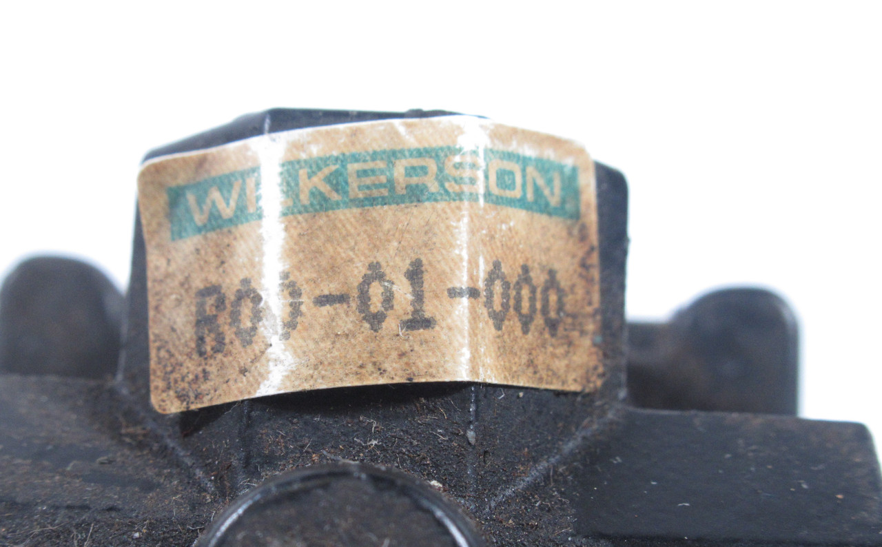 Wilkerson R00-01-000 Mini Pressure Regulator w/160 psi Numatics Gauge USED