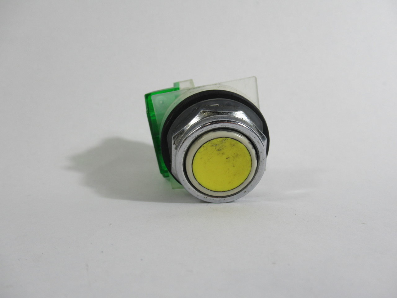Square D 9001KR1YH5 Extended Push Button Yellow 1 NO USED