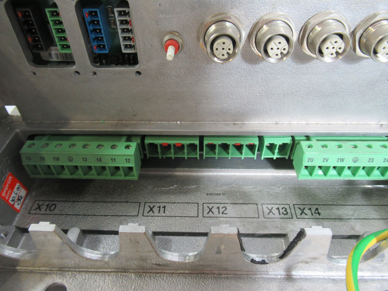 Phoenix Contact IBS-IP-500-ELR-2-6A-DI8/4 Motor Starter MISSING 4 PARTS USED