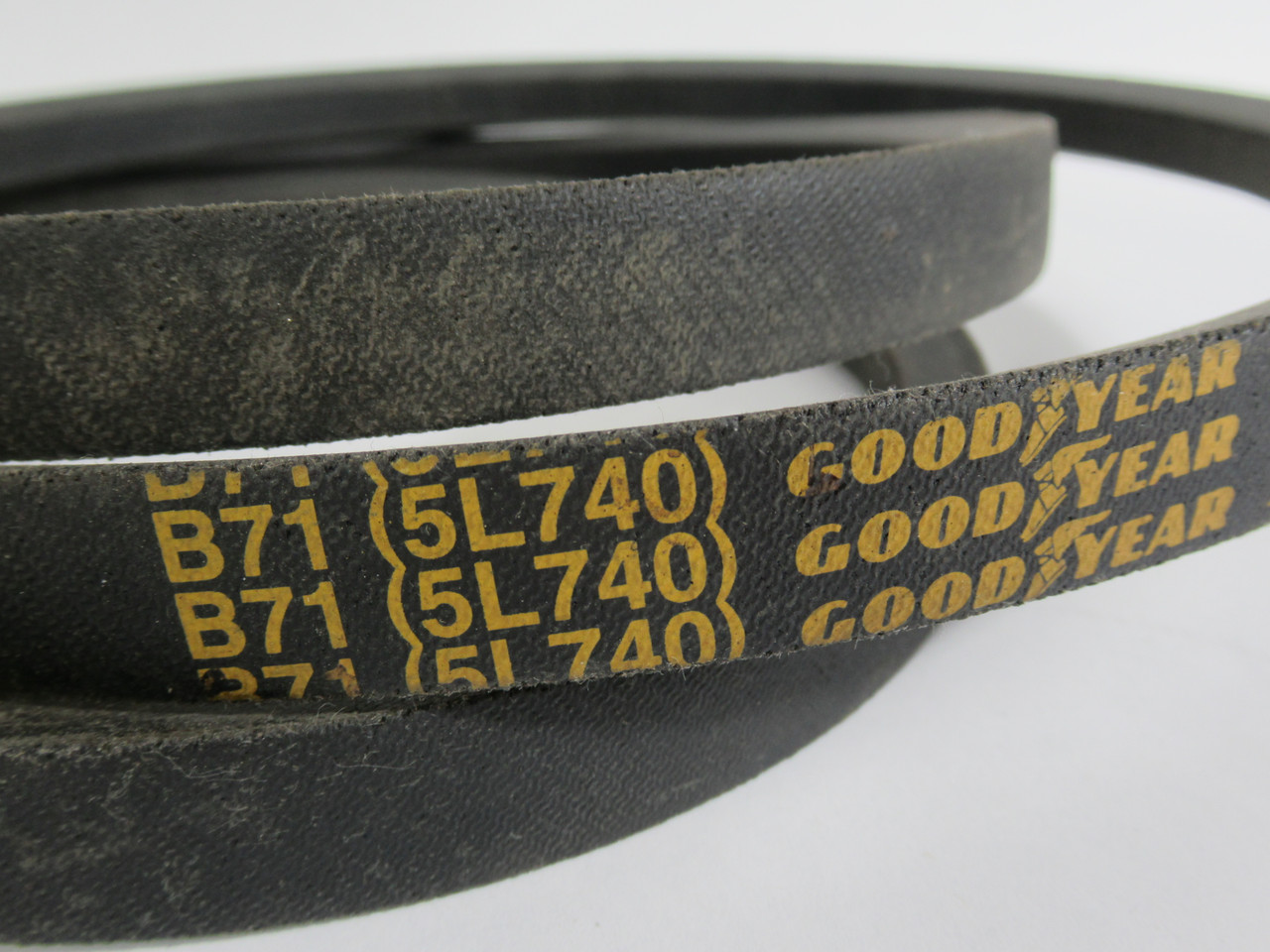 GoodYear B71 5L740 HY-T Plus Matchmaker V-Belt 74"L .66"W .41"T ! NOP !