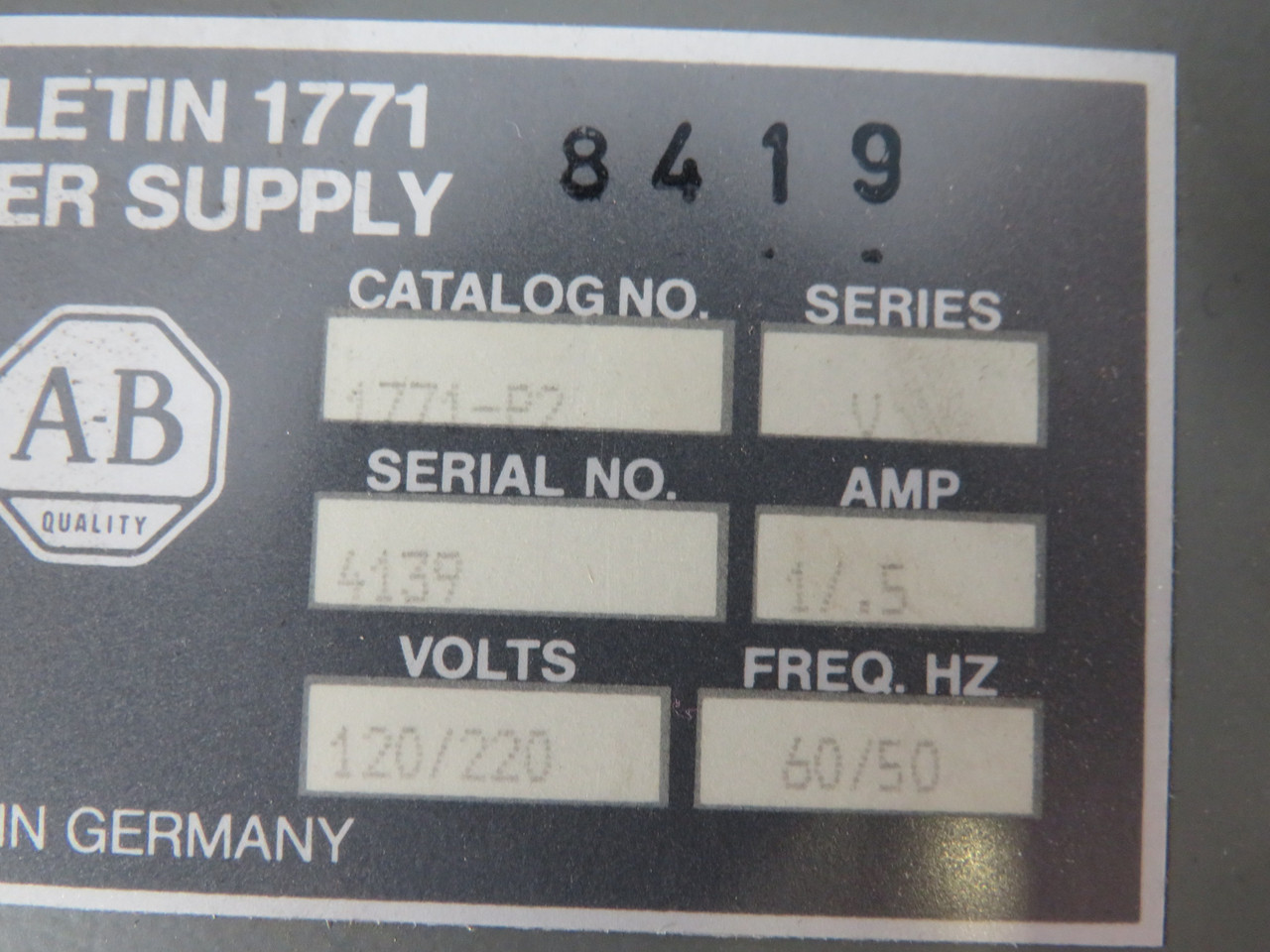 Allen-Bradley 1771-P2 Power Supply SER V 75VA 120/220V 1/0.5A 50/60Hz USED
