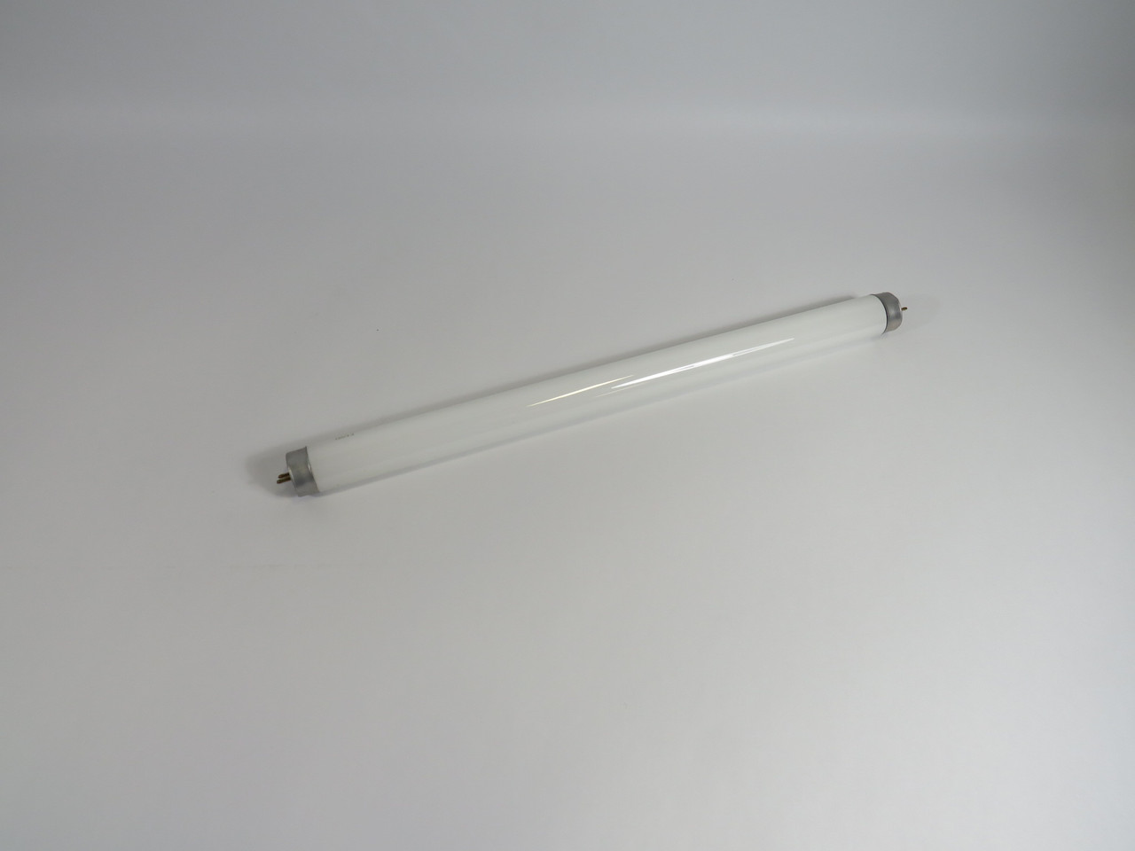 Symban Lighting F14T8/CW Linear Fluorescent Tube 14W Medium Bi-Pin G13 Base NOP