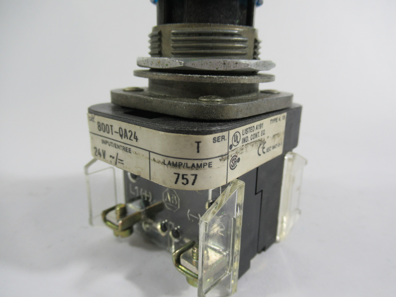 Allen-Bradley 800T-QA24B Illuminated Momentary Push Button No Guard 24V USED