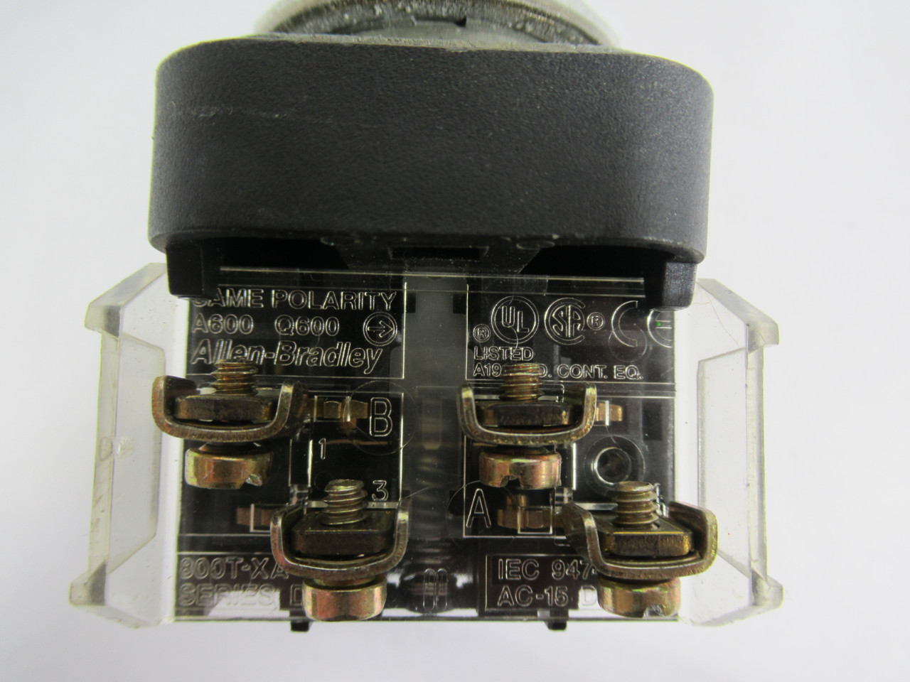 Allen-Bradley 800T-QA24B Illuminated Momentary Push Button No Guard 24V USED