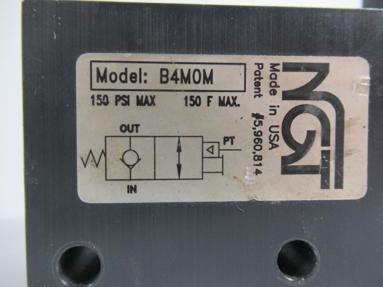 NGT B4M0M Control Check Valve Pilot Operated 1/4 NPTF 150 psi USED
