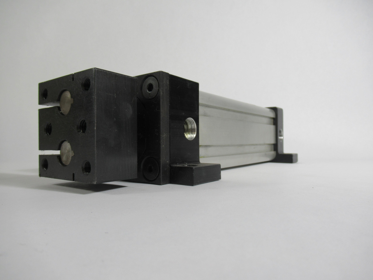 Numatics S2FM-06A1J-EAA2 Actuator Cylinder 2-1/2"Bore 6” Stroke USED