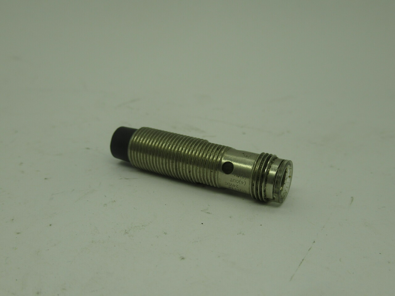 Omron E2A-M12KN08-M1-C1 Proximity Sensor M12 10-30VDC 200mA 8mm NO HARDWARE USED