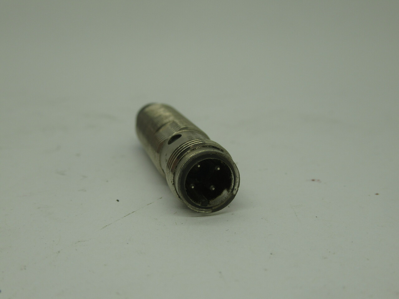 Omron E2A-M12KN08-M1-C1 Proximity Sensor M12 10-30VDC 200mA 8mm NO HARDWARE USED