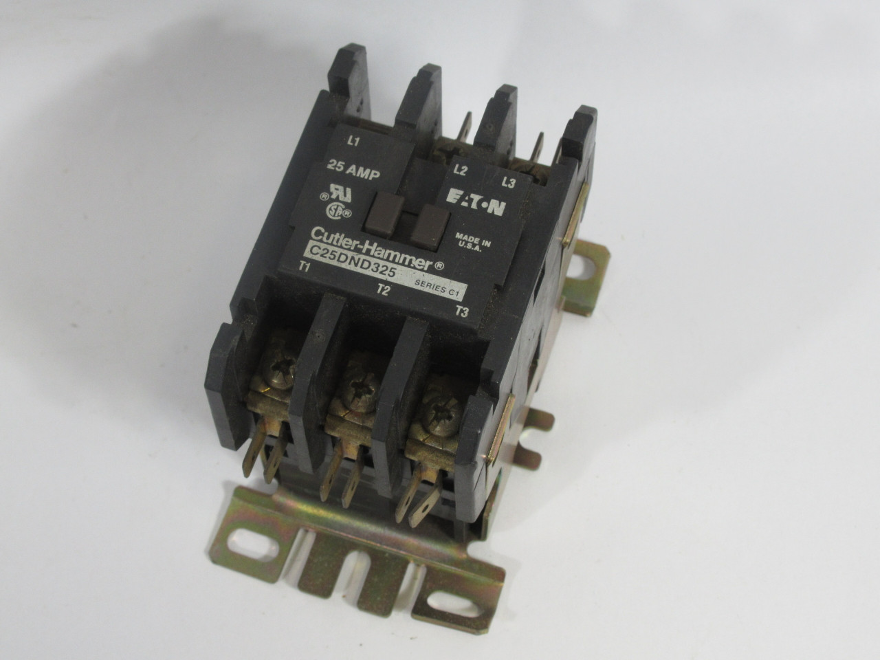 Cutler-Hammer C25DND325B Series C1 Contactor 208-240V *Missing Contact* USED