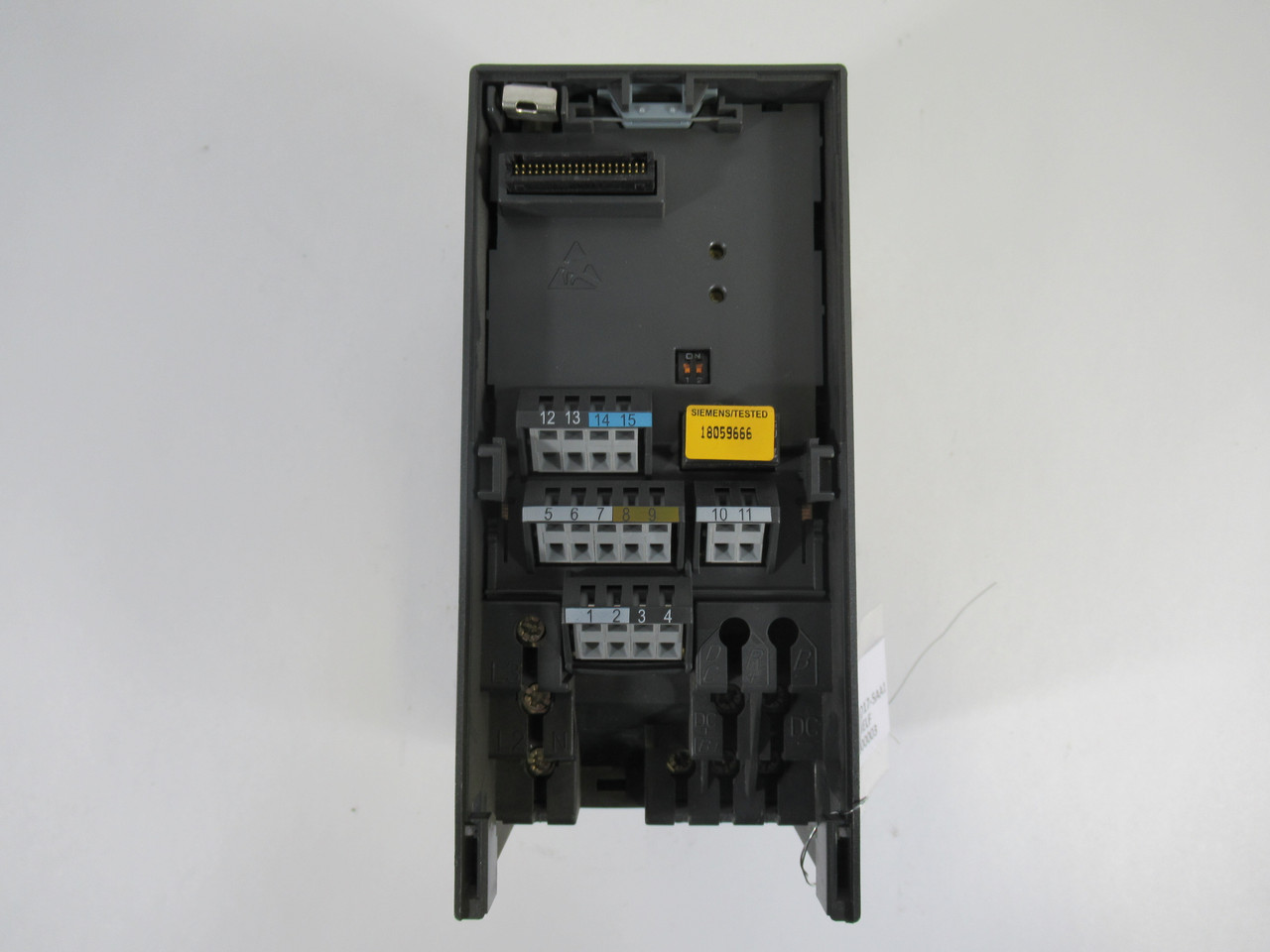 Siemens 6SE6-420-2UD17-5AA1 Drive Missing Front Plate 380-480V 47-63Hz USED