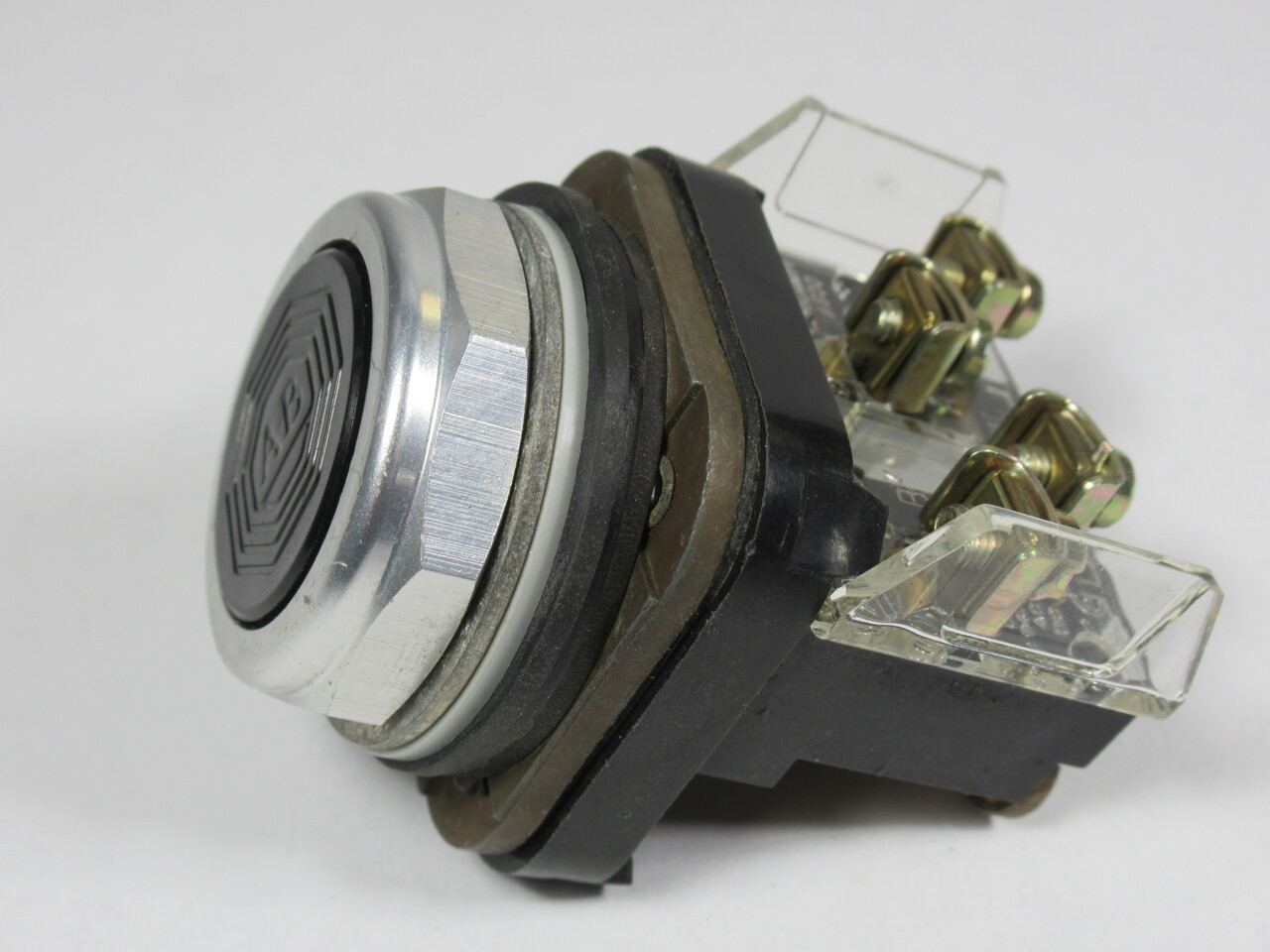 Allen-Bradley 800T-A2A1 Series T Push Button 1NCLB 1NO Black Flush Head USED