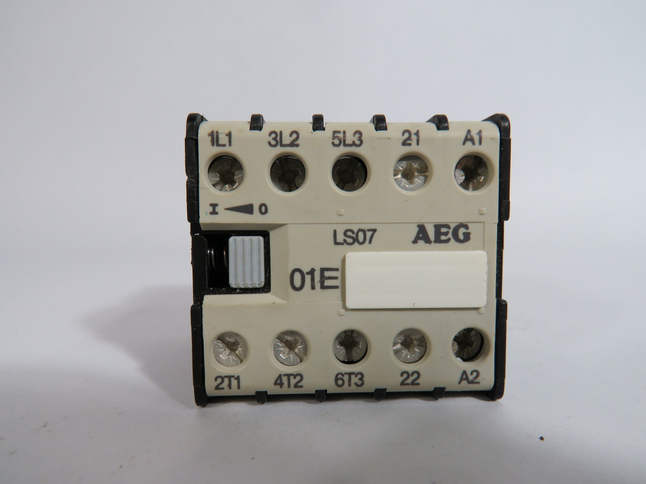 AEG LS07.01-A0 Contactor 16A 110/120V 50/60Hz 1NC USED