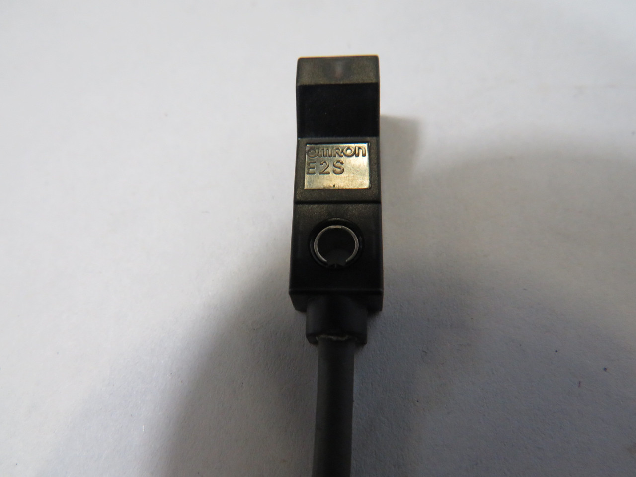 Omron E2SQ21 Proximity Sensor 2.5mm Sensing Distance 1kHz ! NEW !