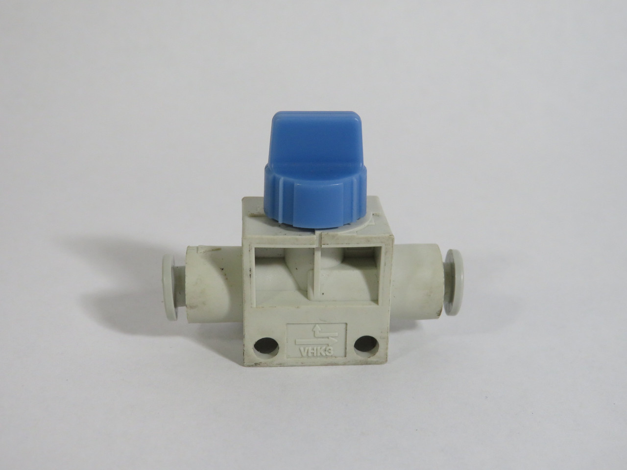 SMC VHK3-06F-06FL Blue Rotary Knob Pneumatic Manual Control Valve USED