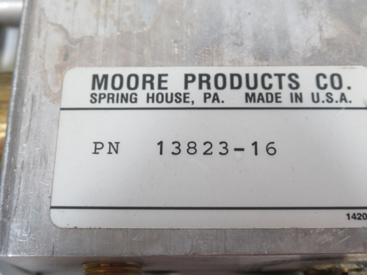 Moore 13823-16 Pneumatic to Electronic Transducer USED