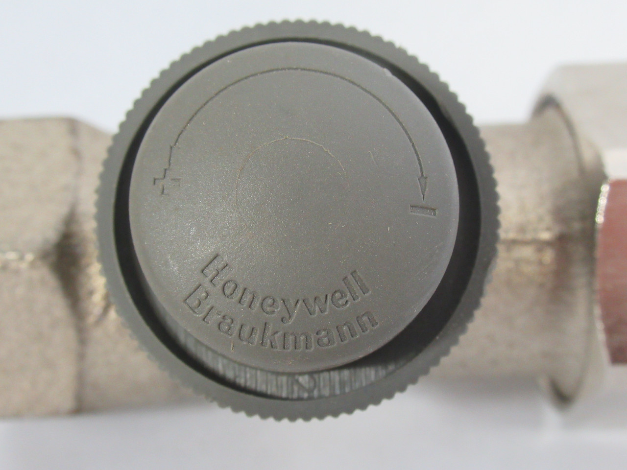 Honeywell V110D1008 Thermostatic Radiator Valve 3/4" NPT 15/150 psi  ! NOP !