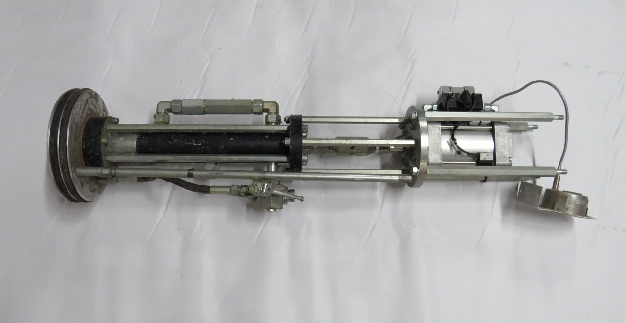 Graco Check-Mate Pump Assembly 11.0625x2" Platen W/ Flat Dual Wiper USED