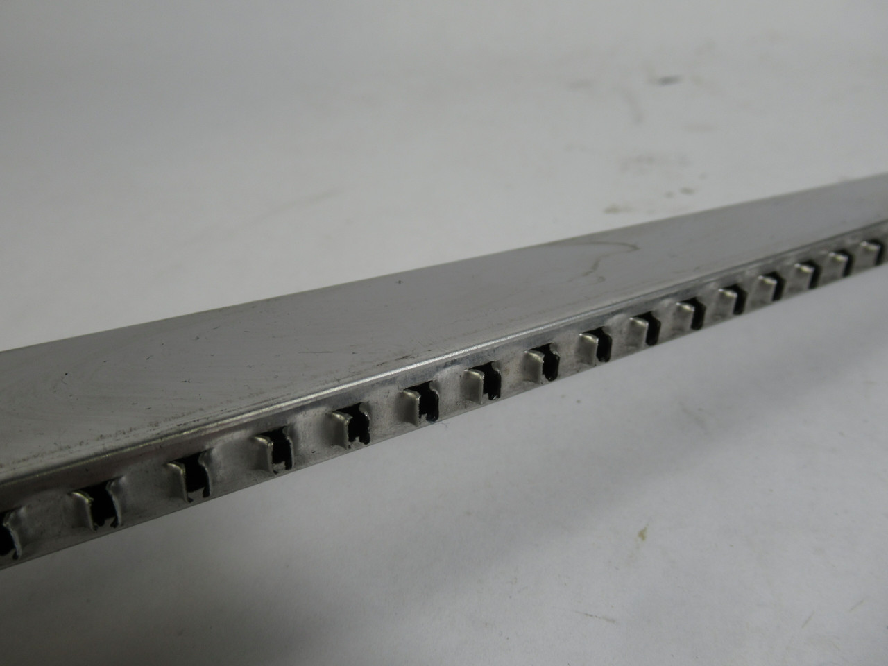 Generic 10046301 Stainless Steel Burner 29Hole 17"L Blade USED