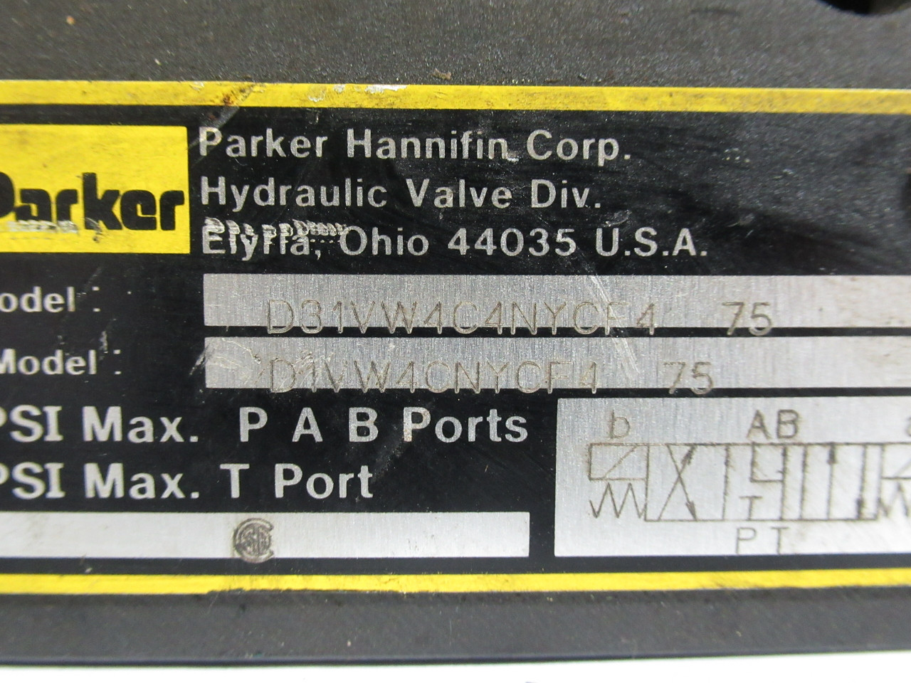 Parker D31VW4C4NYCF4-75 Pilot-Operated Directional Control Valve USED