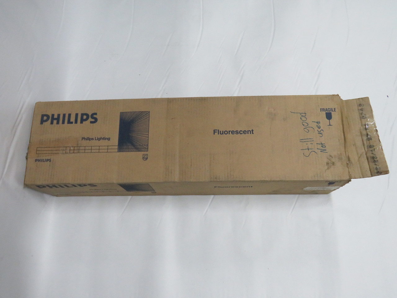 Philips F30T12/CW/RS Fluorescent Lamp 36" 30W LOT of 28 ! NEW !